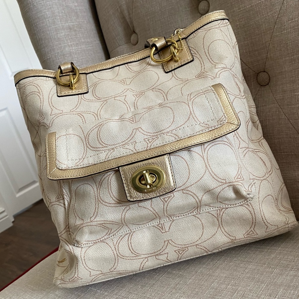 Coach Penelope Signature Linen Shoulder Bag